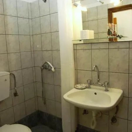 Atlantis Aparthotel 2*